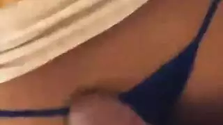 الجنس العربي دخل ورائي في بروفة في متجر الملابس واستمر في الوقوف ويبوب لي وحشرات الديك في بلدي كس ابن الأوساخ