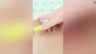 كس الوردي الرطب فيرجن يحصل على رطب