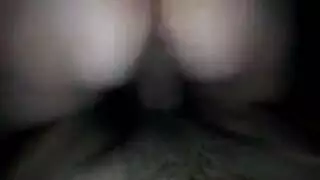 سكس عربي ينيك كسها وينزل فية