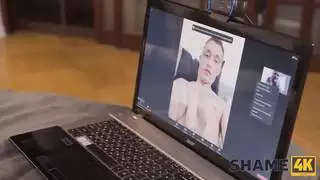 فيلم إباحي مع المرأة الشهوانية التي لا ترتدي سراويل داخلية عليها أبدًا
