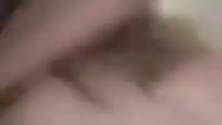 فتاة تسقط سراويلها الداخلية لحبيبها التركي