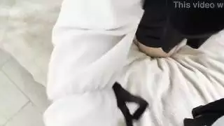أوه نعم زوجة أبي العربية تحصل على كريامبي