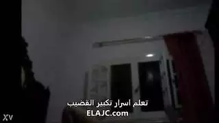 مثير عربي يتحدث ومذابح مع الصبي السعودي الديك الكبير
