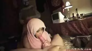 في سن المراهقة العربية الغنية إد فتاة عاملة محلية
