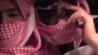 عرض الثدي فتاة عربية