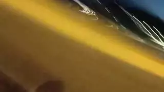 اصطياد الأزواج سخيف على الشاطئ – إنها تريد مني الانضمام!