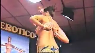 رقص شرقي عارٍ، امرأة سمراء عربية جسدية [مهرجان برشلونة الدولي للأفلام المثيرة]