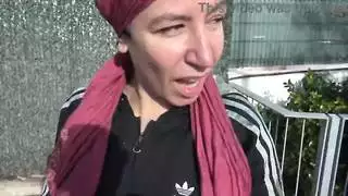زوجة تركية تخون زوجها البريطاني مع الديك الأسود الكبير
