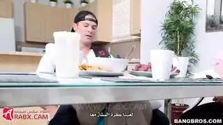 ميا خليفة وامها يتشاركان زب الصديق الكبير سكس مترجم جماعي