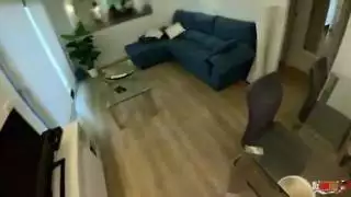 عن طريق الخطأ، اتخذت خطوة أبي وساعدتني زوجة أبي الساخنة في نائب الرئيس