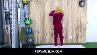 مدرب اللياقة البدنية يمارس الجنس مع العميل العربي الغريب