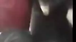 حسرى النياكه وصلت الاتوبيس الواد عمال يدقر فى اليت ولا هامه حاجه