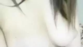 فاتنة الساخنة الفرنسية على المنظار إغاظة مع بعض الثدي لطيفة! مشاهدتها: