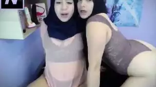 الفتيات المسلمين مثليه تقبيل على كاميرا ويب يظهر الحمار العربية | ناسيرا