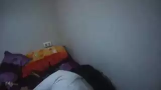 الجنس الشرجي الصعب والبري مع رفع الساقين استأجرت ابنة الزوجة وزوج الأم مكانًا سريًا حتى يتمكنوا من ممارسة الجنس دون ندم