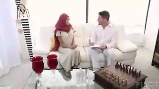 لم يلمسني أي رجل هكذا من قبل! كلو أمور ، هارون ويلكوكسكسكس