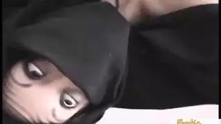 العربية الناضجة تستخدم قدميها كالمحترفين