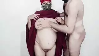 المرأة المحجبة في الجنس بأسلوب هزلي