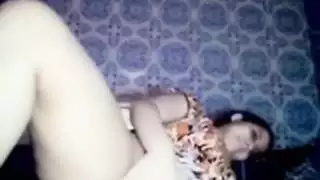 قحبة تستعرض كل شيئ لنياكها