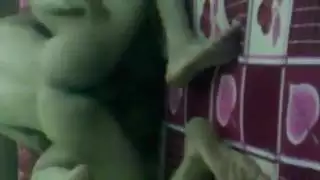 الواد العرص واخد اللبوه مراته على الارض ونازل هبد وهيا تتمحن وتتشرمط اوى