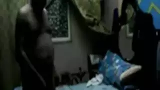 العاهرة الساخنة تهاجم الرجل قبلة ويمارس الجنس والحصول على مارس الجنس في الحمار