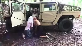 الزوجة العربية المنزل بعيدا عن المنزل بعيدا عن المنزل