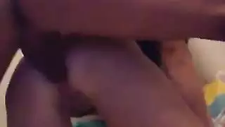 بنت عربية تأتي مؤخرتها