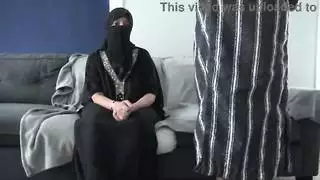 الجبهة العربية في الحجاب مع موكلها