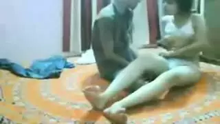 سكس محارم عربي اخ ينيك اختة المراهقة على السرير