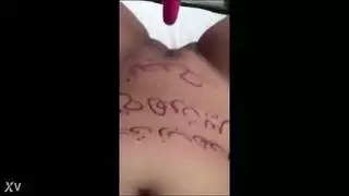فتاة عربية تلعب مع دسار