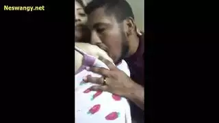 ناصف مع لبوه معلقها من النت يفشخ اللبوه ويهديلها كسها الممحون