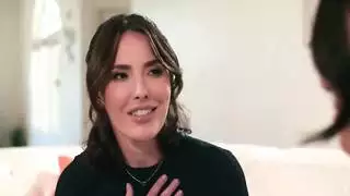 طبيب بيطري مفلس يشكر شريكها عن طريق تناول العضو التناسلي النسوي لها كيسي كالفرت، سارة العربية