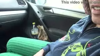 زوجة الأب الهواة التركية يعطي ربيب العذراء