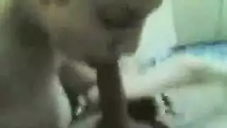 شرموطة مصرية وجوزها يصوروا كليب سكس وأحلي نيك