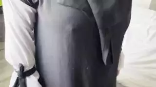 خادمة عربية يحصل على من قبل عميل الفندق