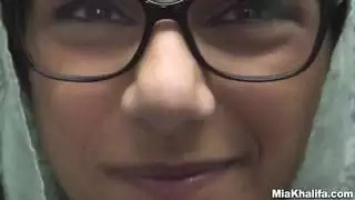 ميا خليفة استمتع بهذه الجولة الحميمة للجسم العربي المذهل