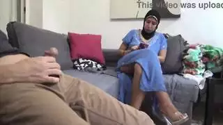 جبهة تحرير مورو الإسلامية العربية يحصل على شاعر كبير من قرنية استمناء ربيب
