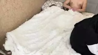 نائب الرئيس على لباس ضيق في الجبهة العربية
