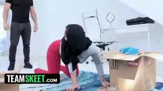 فاتنة العربية رائع مع الحجاب يحصل على مصفوع ومحشوة مع الديك لاتيني كبير