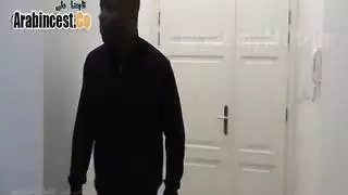 الزوج الديوث يسمح للزنجي بنيك طياز زوجتة أمامة