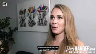 يلتقي بالمرأة الجميلة والمدبوغة بشكل جيد
