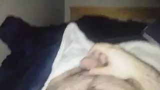 يبدأ الصبي المنفرد الهواة المشعر اليوم مع استمناء صباح حار واتفاق شاعر