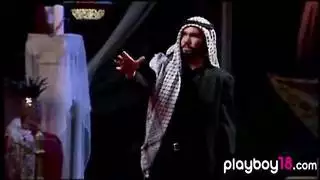 الأمير العربي يبحث عن عبيد جنسي كبير في أمريكا
