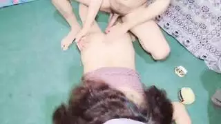 الأخ غير الشقيق المسلم مارس الجنس مع أخته أثناء تدليك العلاج الشرجي