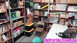 المراهق العربي المسلم يحصل على الوجه بعد السرقة وامتصاص ديك
