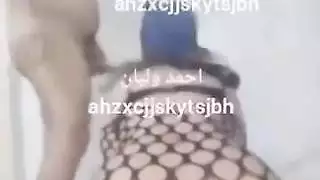 عربي زوجي يحملني ويضاجعني بشدة