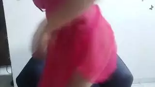الشرج العربي مسلم الحقيقي في الحجاب بالإصبع الأحمق والتدفق كس