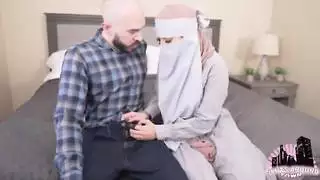 زوجة الوزراء العربية زوجة حارسها الشخصي
