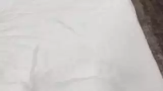 لقد أحببت حيواناتي المنوية أمسكت بفتاة تركية عارية محجبة في غرفة فندق وضاجعتها